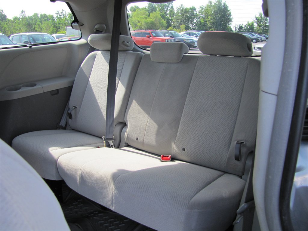 2011 Toyota Sienna - $11,995