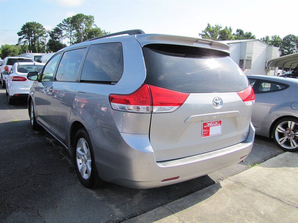 2011 Toyota Sienna - $11,995