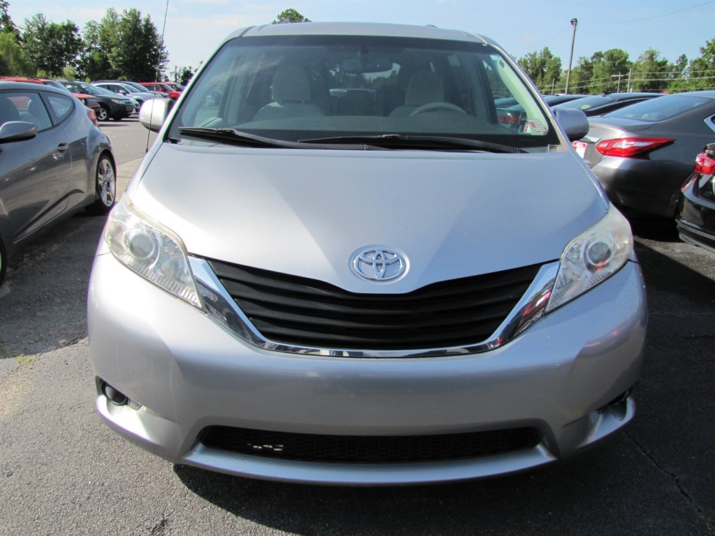 2011 Toyota Sienna - $11,995