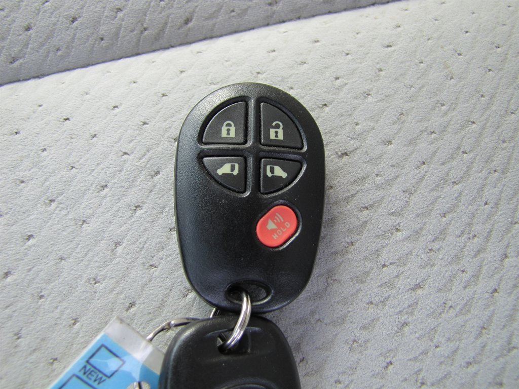 2011 Toyota Sienna - $11,995