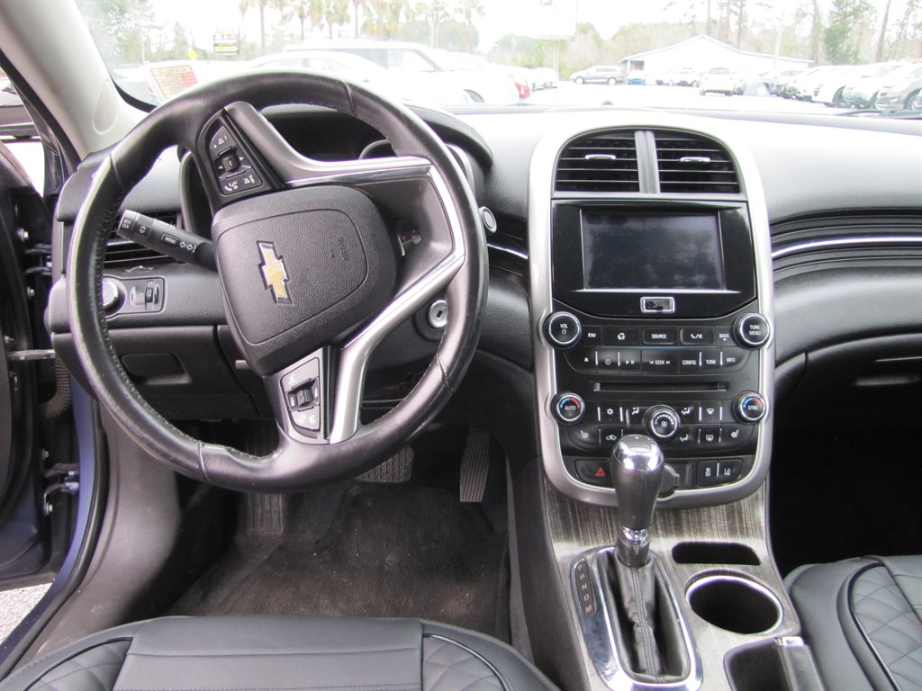 2014 Chevrolet Malibu - $9,995