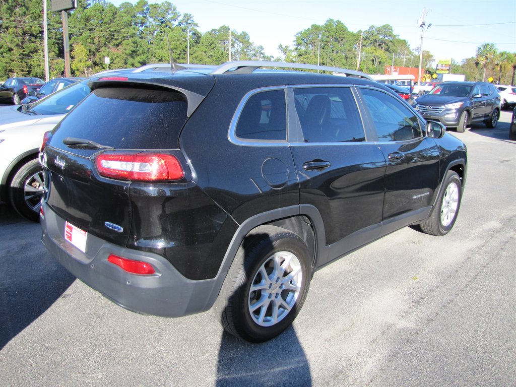 2018 Jeep Cherokee - $12,995