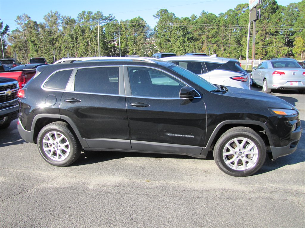 2018 Jeep Cherokee - $12,995