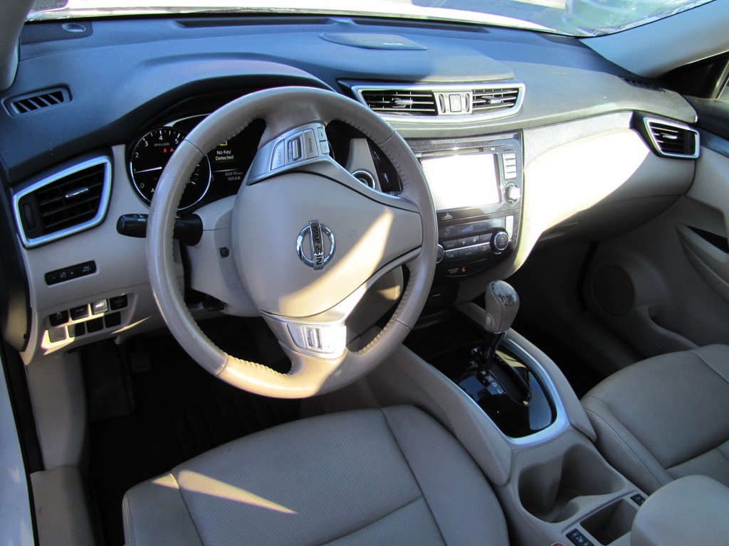 2014 Nissan Rogue - $10,995