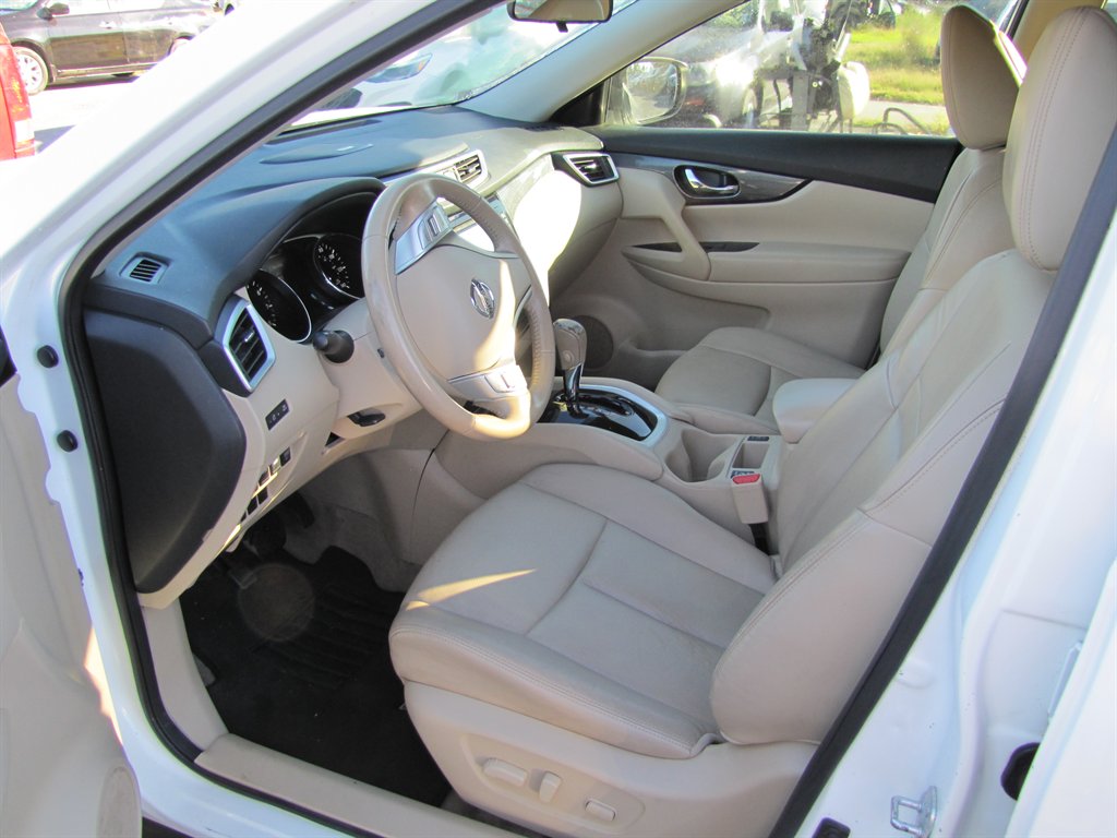 2014 Nissan Rogue - $10,995