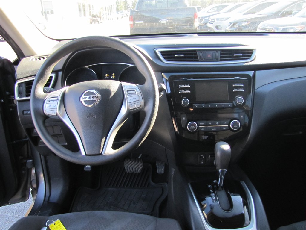 2016 Nissan Rogue - $11,495