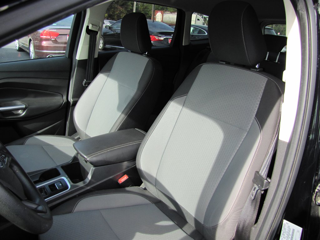 2018 Ford Escape - $13,995