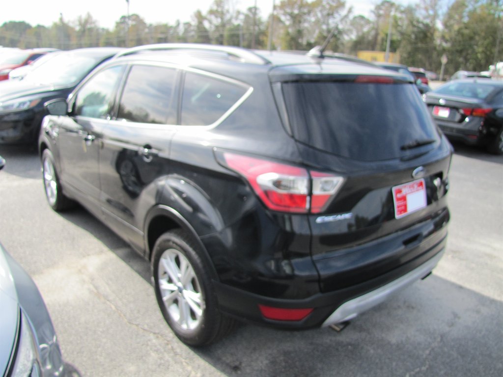 2018 Ford Escape - $13,995