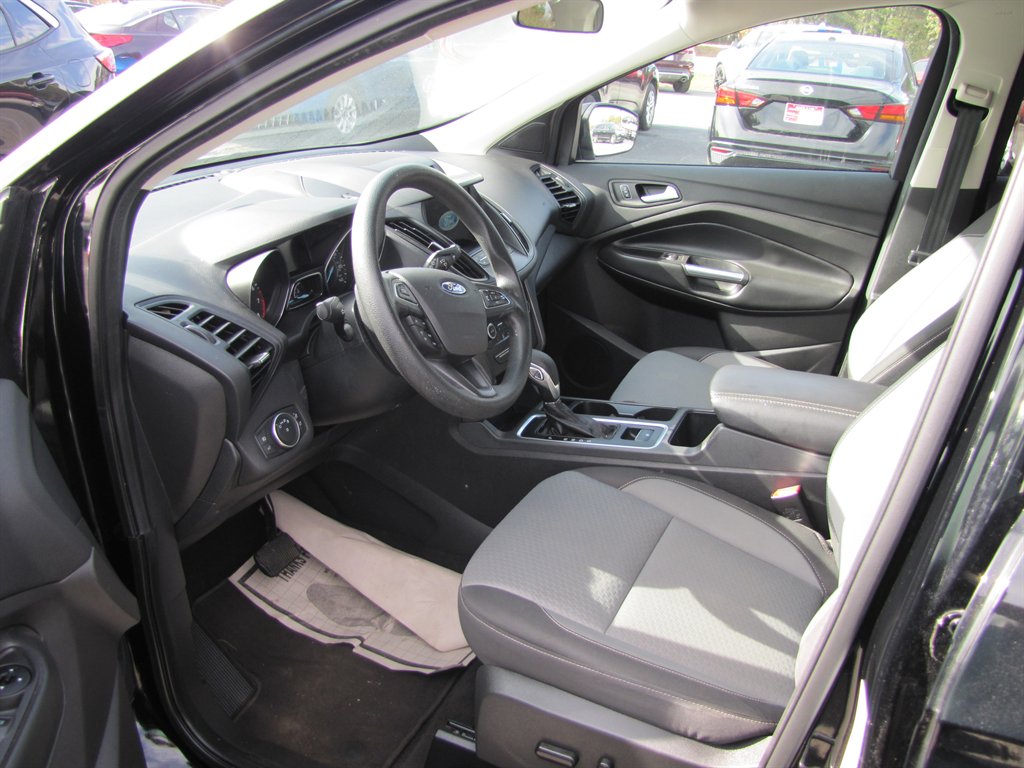 2018 Ford Escape - $13,995