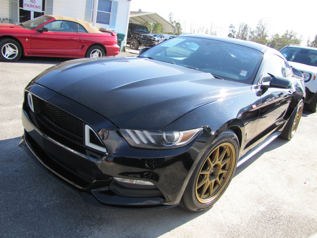 2017 Ford Mustang - $13,995