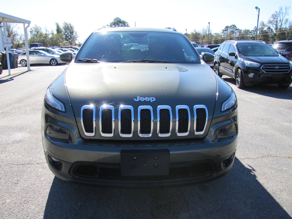 2018 Jeep Cherokee - $10,995