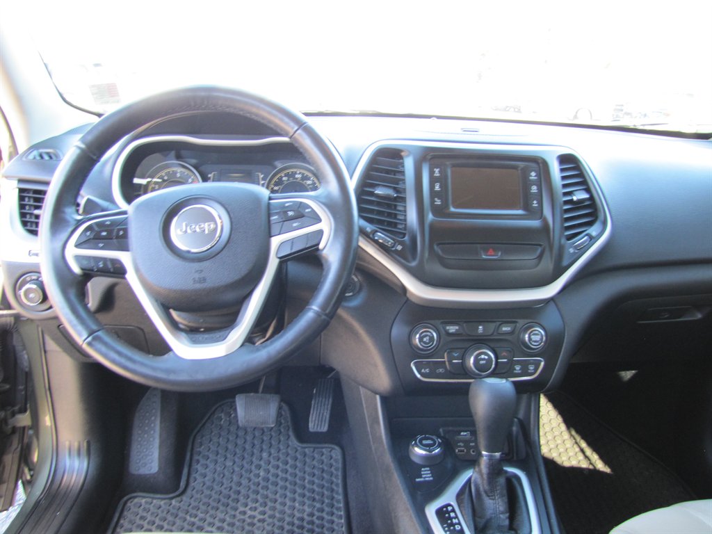 2018 Jeep Cherokee - $10,995