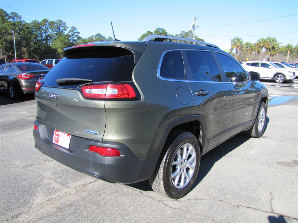 2018 Jeep Cherokee - $10,995