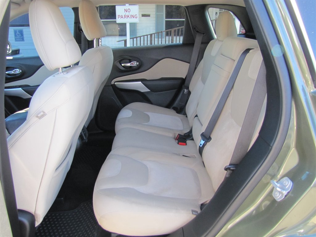 2018 Jeep Cherokee - $10,995