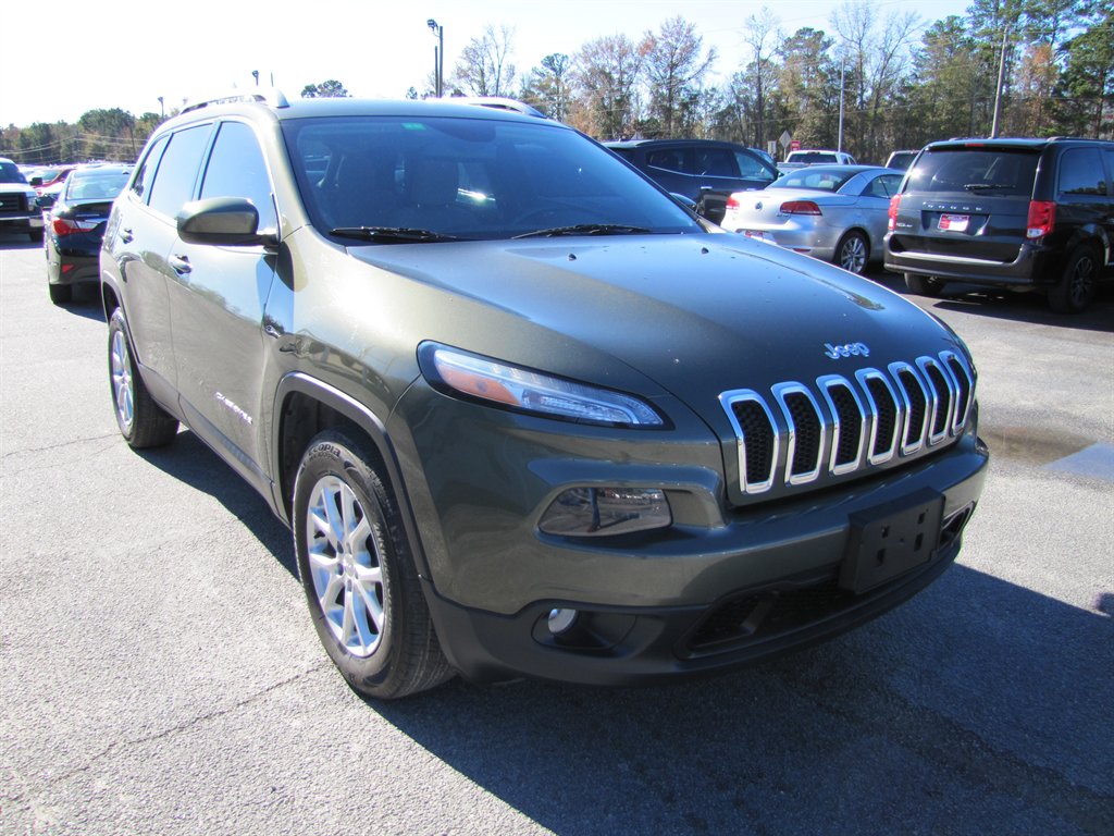 2018 Jeep Cherokee - $10,995