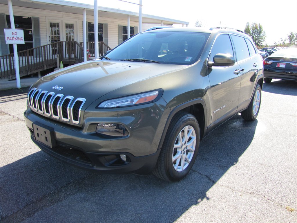 2018 Jeep Cherokee - $10,995