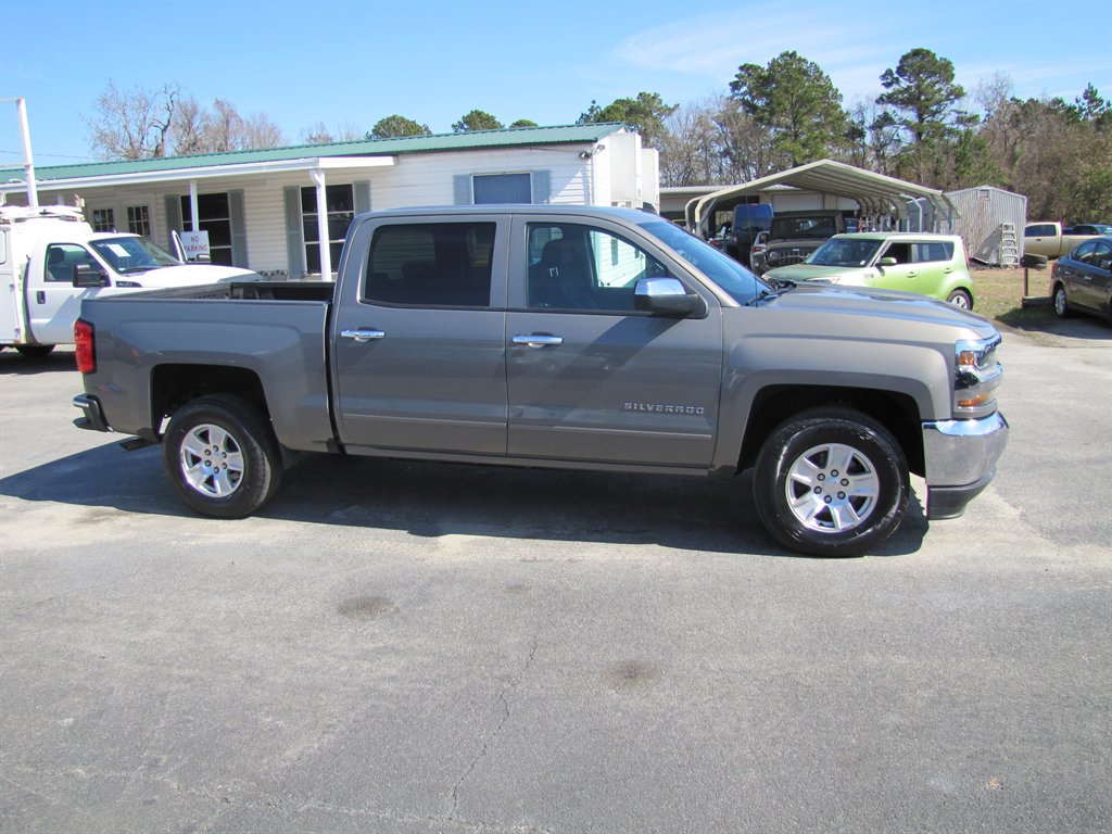 2017 Chevrolet Silverado 1500 - $17,995