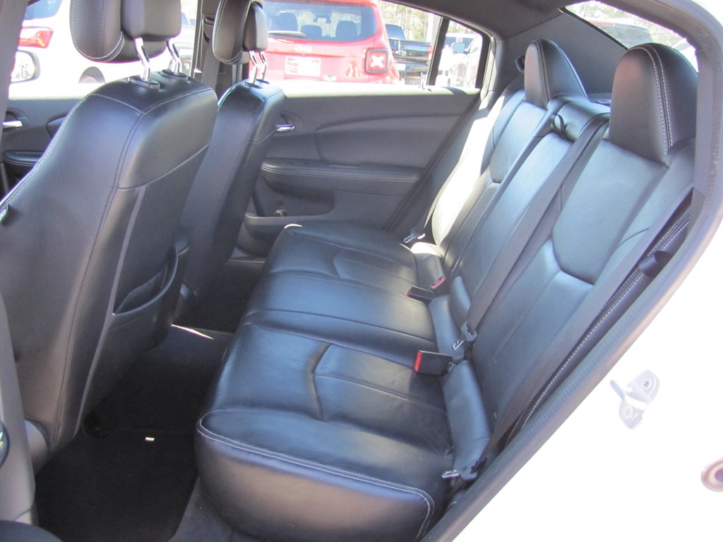 2014 Chrysler 200 - $7,995