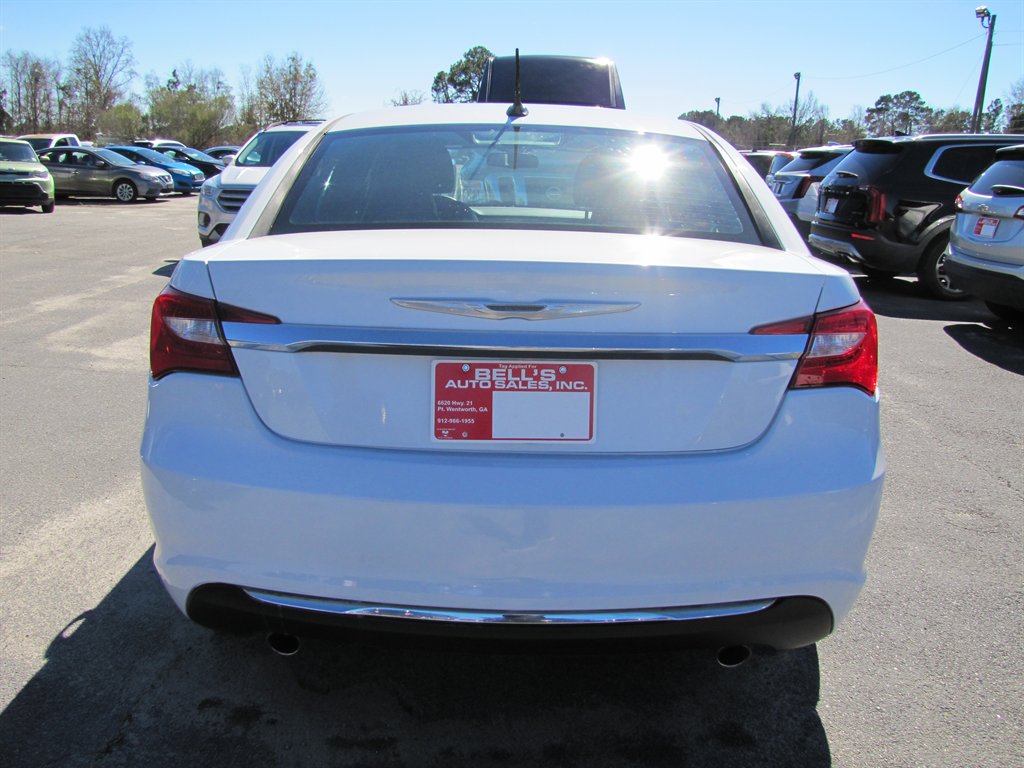 2014 Chrysler 200 - $7,995