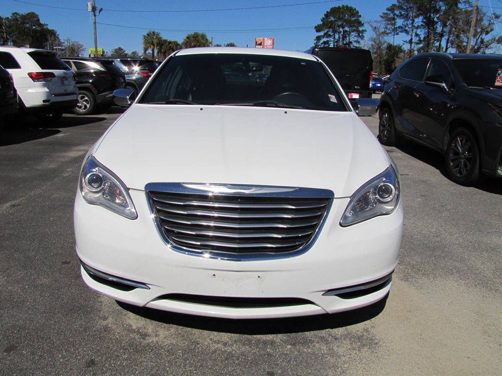 2014 Chrysler 200 - $7,995