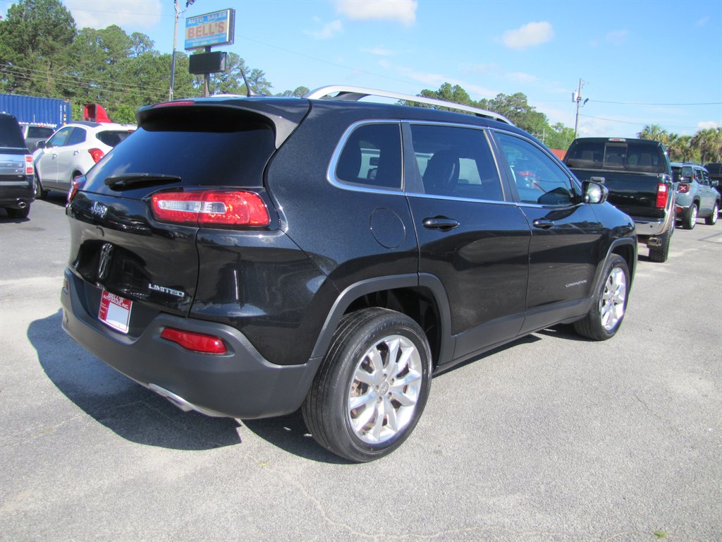 2014 Jeep Cherokee - $10,995