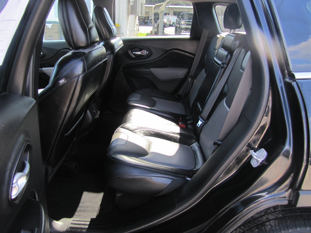 2014 Jeep Cherokee - $10,995