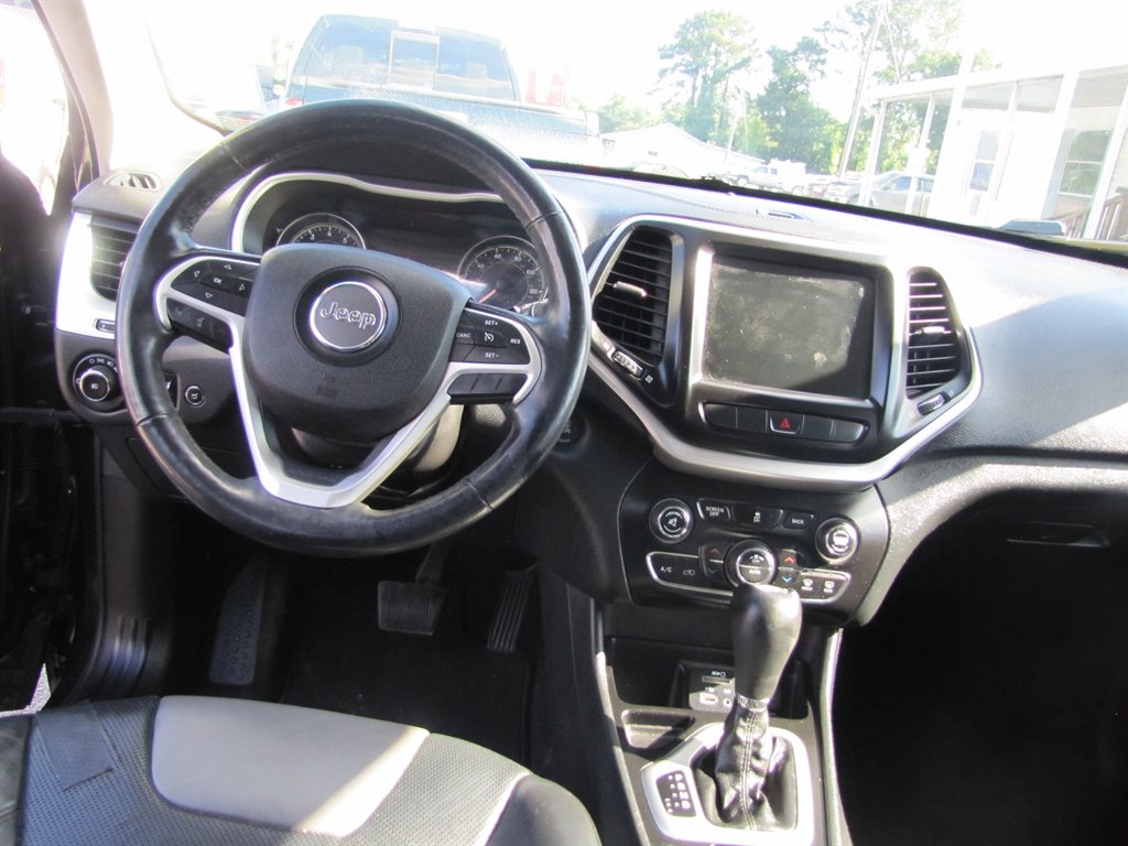 2014 Jeep Cherokee - $10,995
