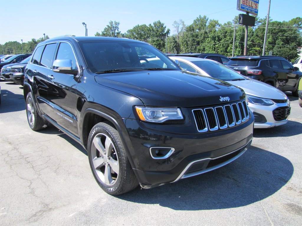 2015 Jeep Cherokee - $11,995