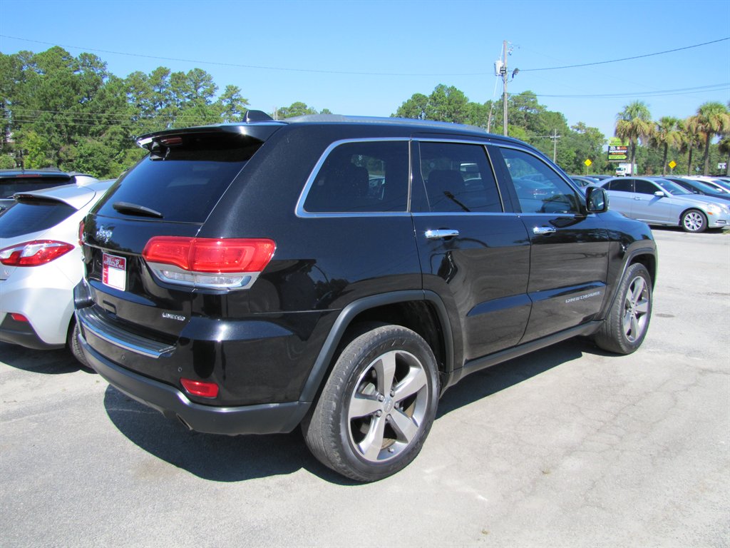 2015 Jeep Cherokee - $11,995