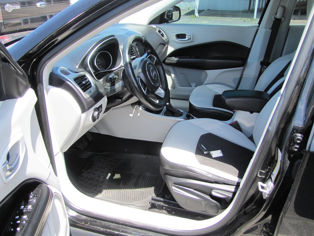2018 Jeep Compass - $11,995