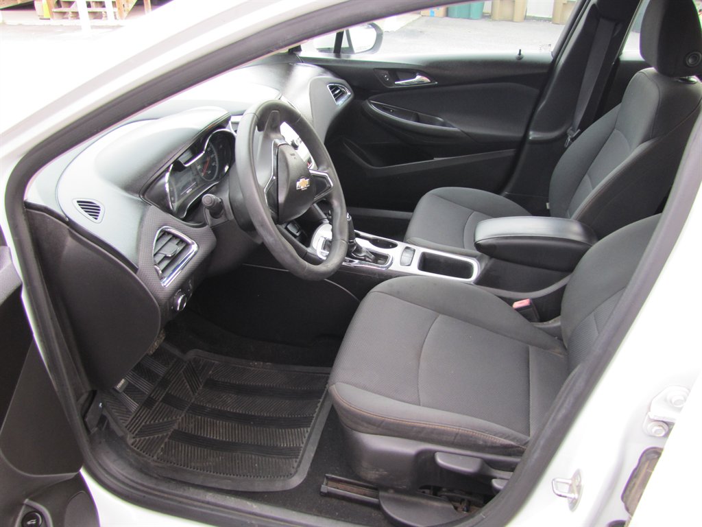 2016 Chevrolet Cruze - $7,995
