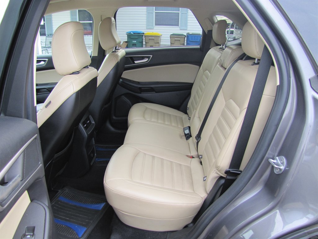 2022 Ford Edge - $18,995