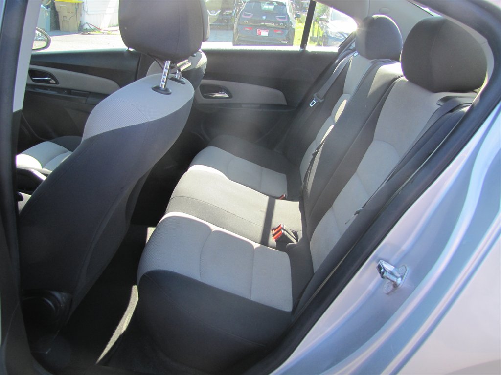 2016 Chevrolet Cruze - $8,995