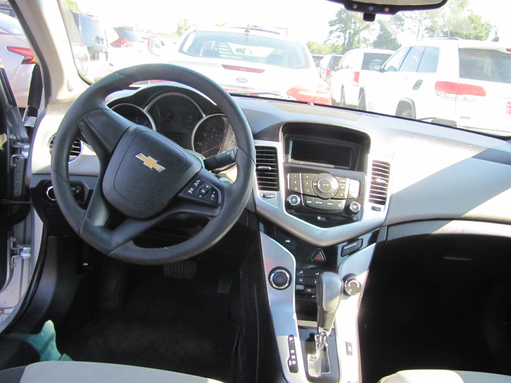 2016 Chevrolet Cruze - $8,995