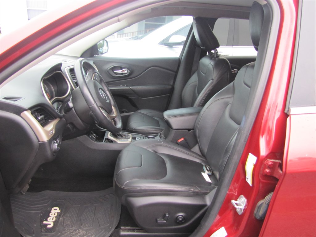 2016 Jeep Cherokee - $11,995