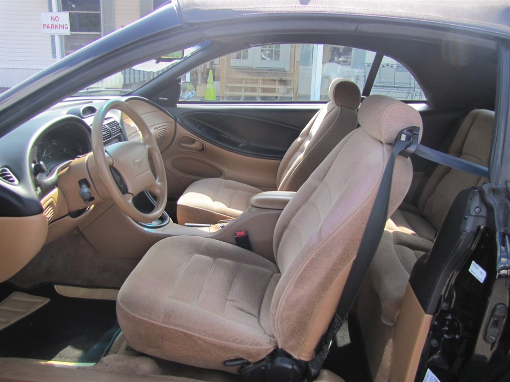 1995 Ford Mustang - $6,995
