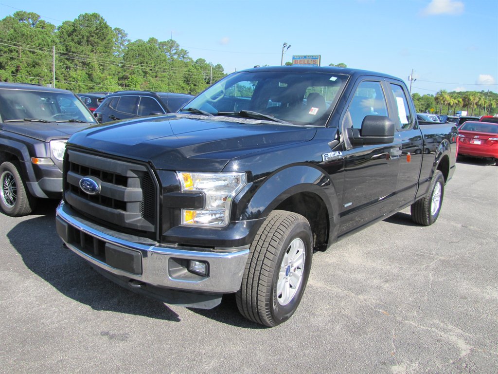 2016 Ford F150 - $19,995