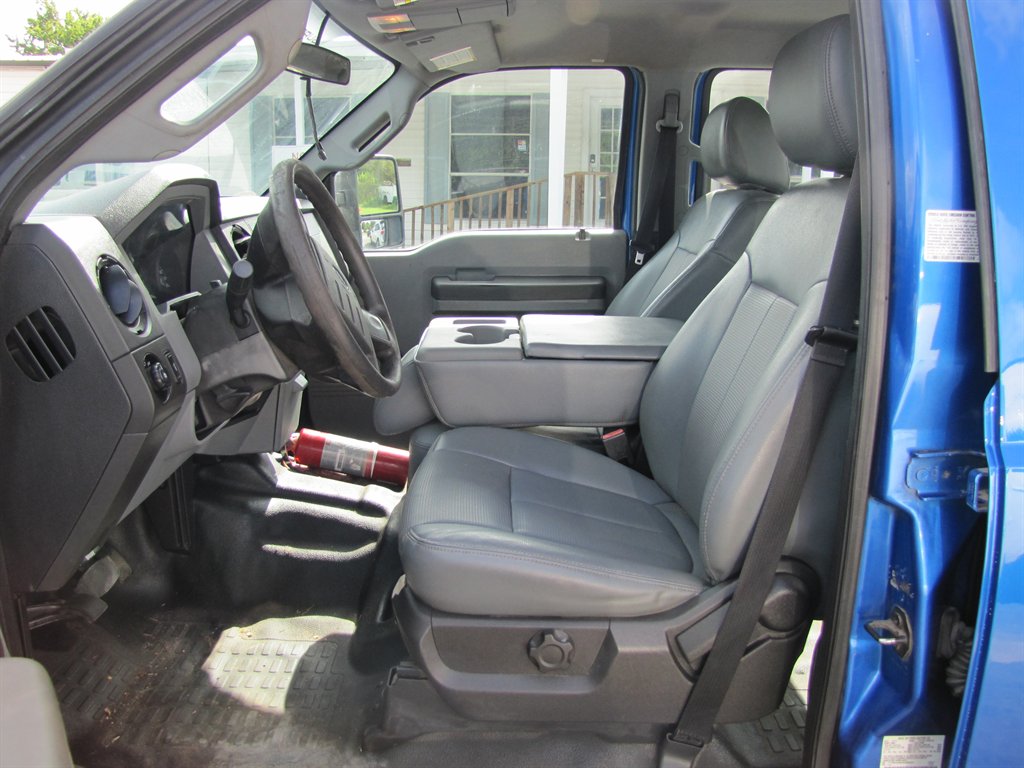 2016 Ford F350 - $17,995