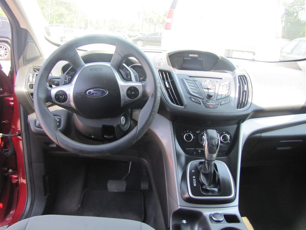 2013 Ford Escape - $6,995