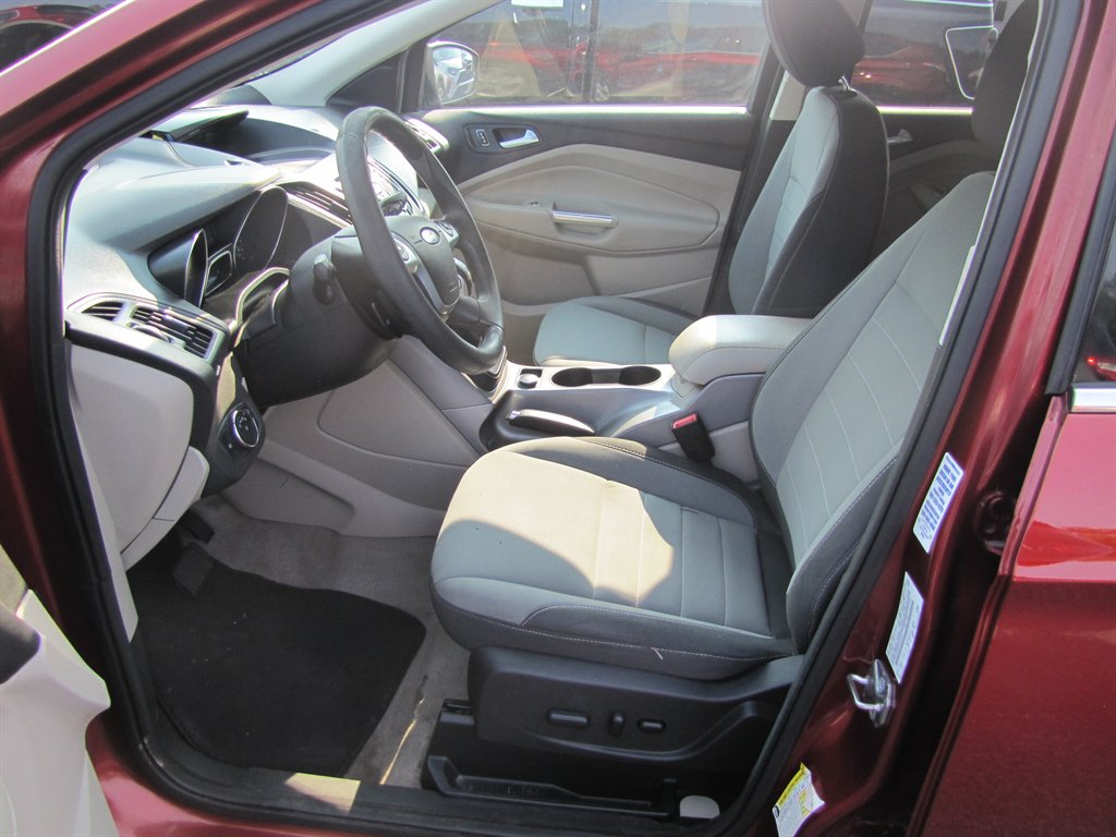 2015 Ford Escape - $7,995