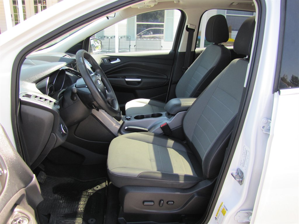 2016 Ford Escape - $5,995