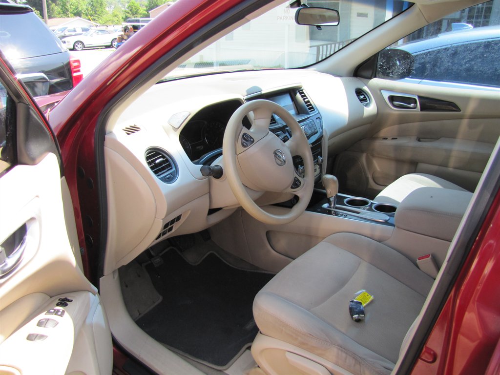 2014 Nissan Pathfinder - $6,995