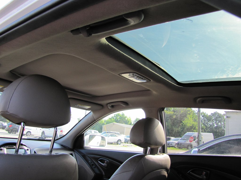 2014 Hyundai Tucson - $9,995