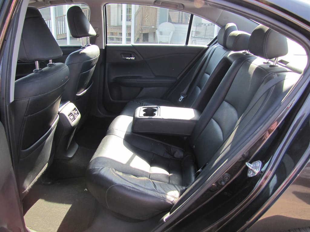 2016 Honda Accord - $16,995