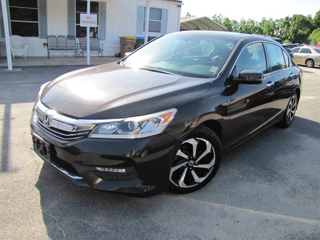 2016 Honda Accord - $16,995