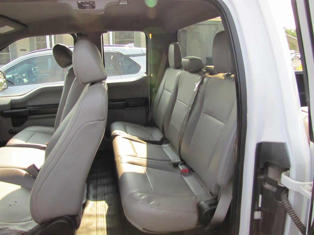 2015 Ford F150 - $10,995