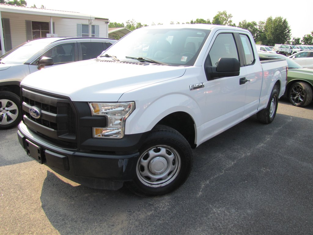 2015 Ford F150 - $10,995