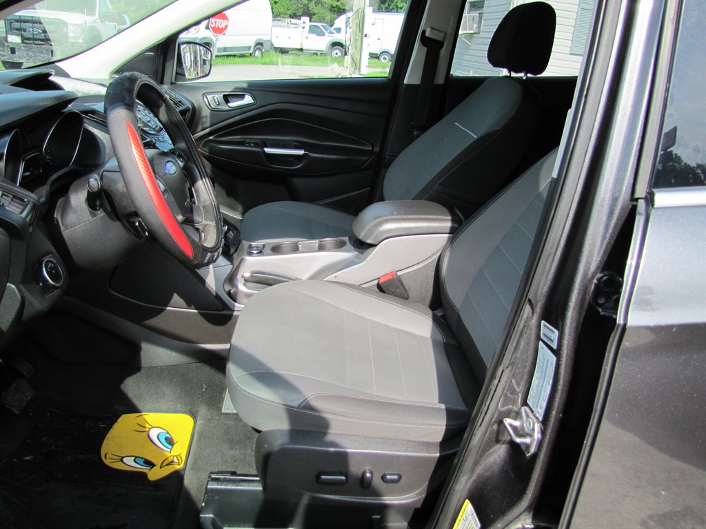 2015 Ford Escape - $7,995