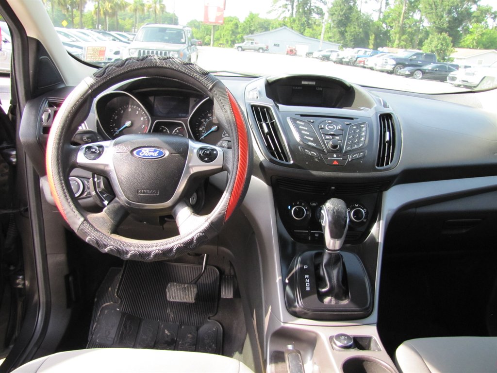 2015 Ford Escape - $7,995