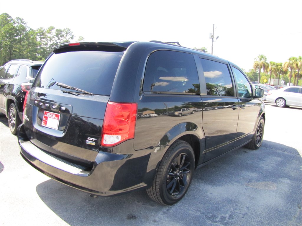 2019 Dodge Grand Caravan - $8,995